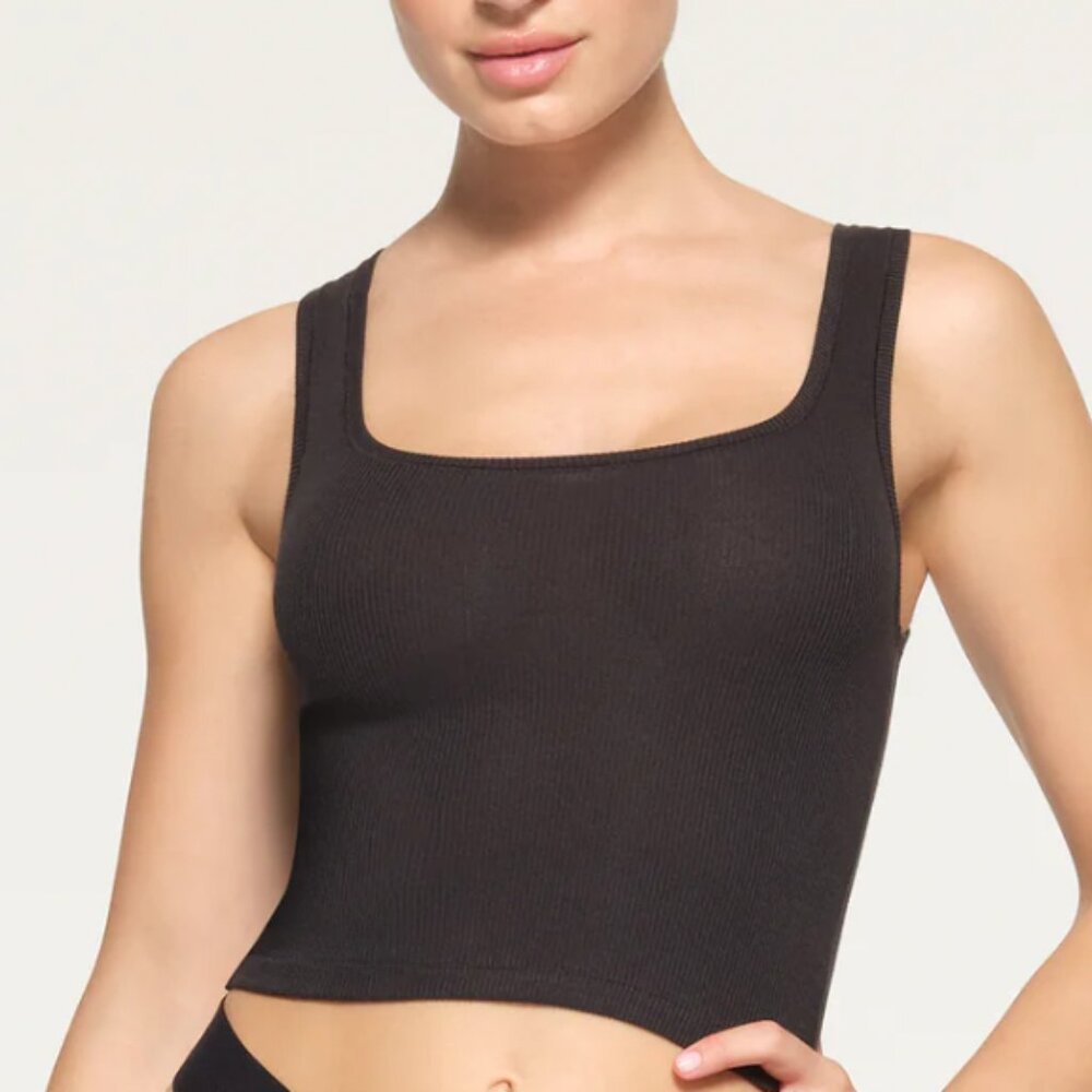 Skims Cotton Rib Tank in Soot